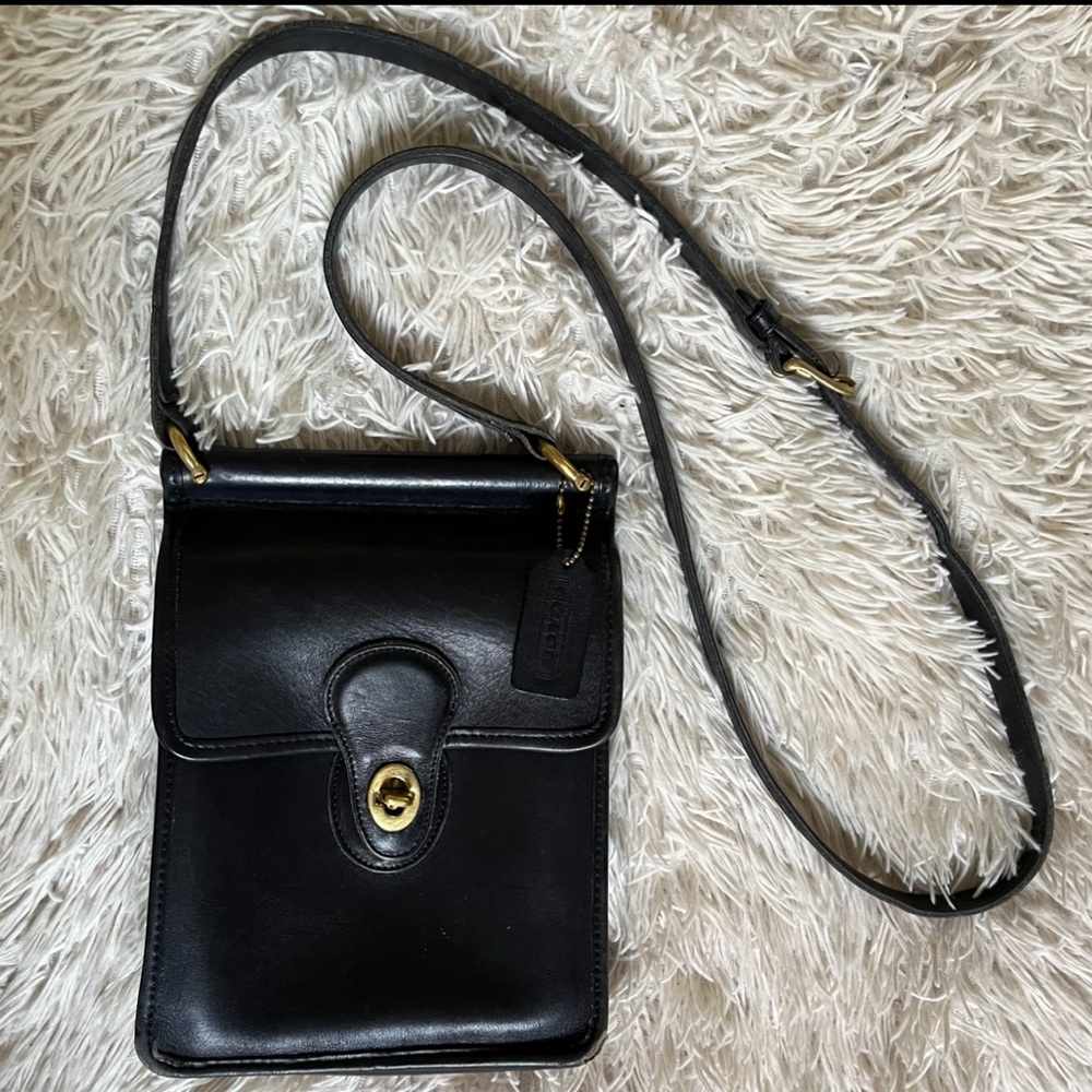 Coach Murphy Willis Turnlock Smooth Leather Crossbody Bag 9930 (Vintage)